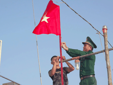 Hồn biển trên mặt người