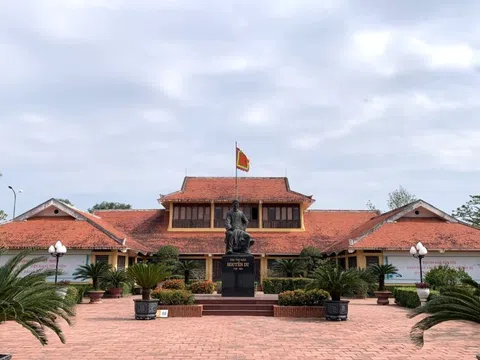 Hà Tĩnh với hành trình tri ân Đại thi hào Nguyễn Du (Bài 1): Người con ưu tú của đất Hồng Lam