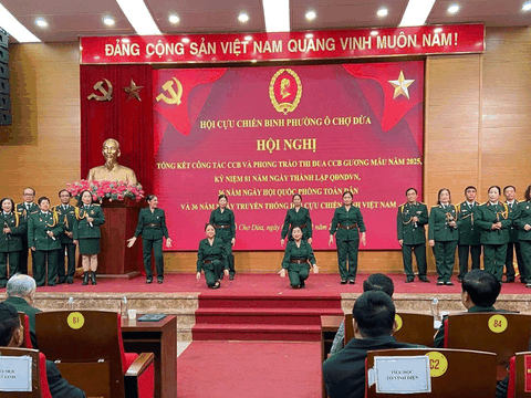 Hội CCB Phường Ô Chợ Dừa tổng kết công tác Hội năm 2025, kỷ niệm 81 năm thành lập QĐND Việt Nam