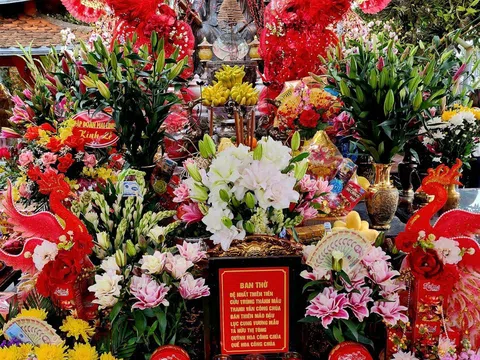 Nhiều người bất bình với hành vi của người phụ nữ tự xưng là Cửu Thiên Huyền Nữ