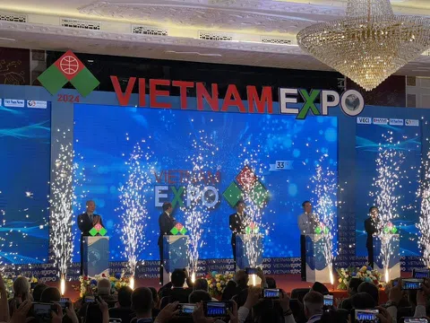 Vietnam Expo 2024: Sự kiện thương mại hàng đầu Việt Nam chính thức khai mạc