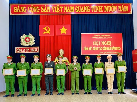 Công an thành phố Pleiku: 25 lượt tập thể và 163 lượt cá nhân được các cấp, các ngành khen thưởng