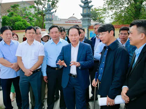 Đồng chí Bí thư Thành ủy Hải Phòng Lê Tiến Châu kiểm tra các dự án chỉnh trang đô thị và chống ngập lụt khu vực trung tâm thành phố