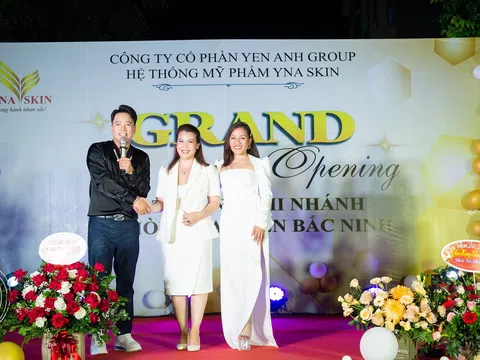 Ca sĩ Anh Quân Idol và dàn sao đến dự Lễ khai trương Hệ thống mỹ phẩm Yna Skin chi nhánh đại diện thành phố Bắc Ninh