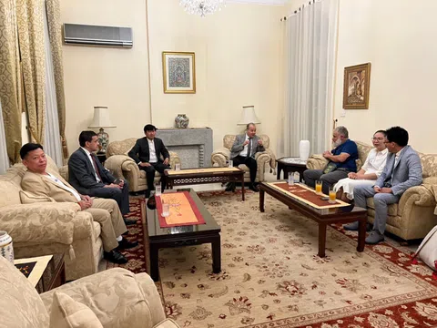 Ngài Đại sứ Algeria tại Việt Nam - Monsieur ABDELHAMID BOUBAZINE tổ chức tiệc tối tại nhà riêng để chúc mừng Liên đoàn Thế giới Võ cổ truyền Việt Nam (WFVV)