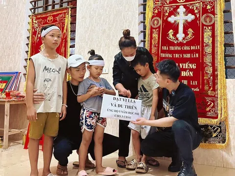 Ca sĩ Du Thiên và Đạt Villa hỗ trợ 5 năm học phí cho 3 em nhỏ mất cha mẹ trong đợt bão Noru