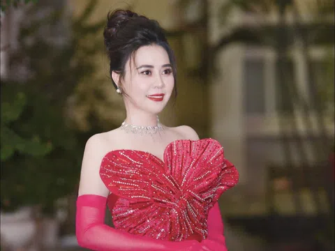 Hoa hậu Phan Kim Oanh rạng ngời trong sắc xuân Giáp Thìn 2024