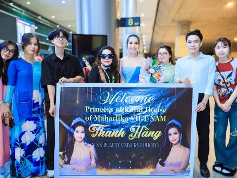 Hoa hậu sắc đẹp hoàn vũ Nguyễn Thanh Hằng được người hâm mộ chào đón ở sân bay