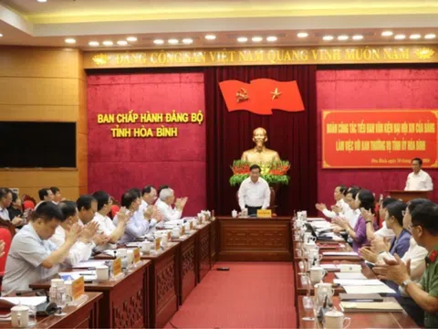 Đoàn công tác Tiểu ban Văn kiện Đại hội lần thứ XIV của Đảng làm việc tại Tỉnh ủy Hòa Bình