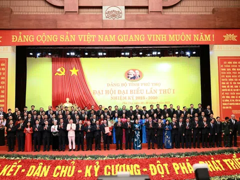 Xây dựng Phú Thọ trở thành trung tâm kinh tế - văn hóa - chính trị kiểu mẫu của khu vực