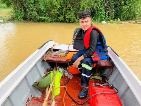 Chàng trai Thái Nguyên ngược dòng nước xiết cứu người trong bão Matmo