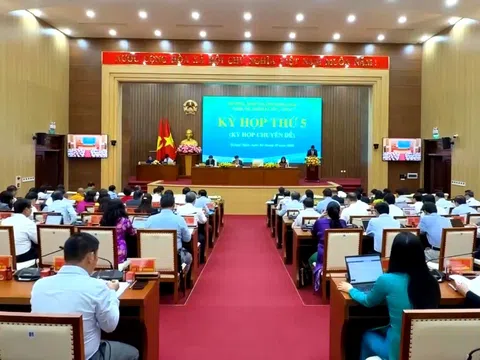 HĐND tỉnh Quảng Ngãi thông qua 12 nghị quyết quan trọng về phát triển kinh tế - xã hội, quốc phòng, an ninh