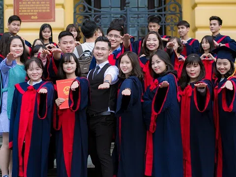 Thầy giáo Dương Hà chia sẻ: ‘chọn ngành, chọn trường, chọn tương lai và những lưu ý’?