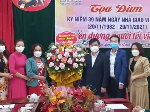 Phú Thọ: Cẩm Khê mừng Ngày Nhà giáo Việt Nam, góp phần làm rạng danh sự nghiệp trồng Người
