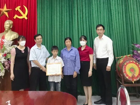  Phú Thọ: Học sinh Trần Đình Chỉnh Trường Tiểu học Bằng Giã (Hạ Hòa) nêu gương tốt 