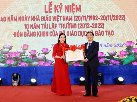 Phú Thọ: Trường THCS Tân Dân (Việt Trì) kỷ niệm và 10 năm tái lập, đón nhận Bằng khen của Bộ GD&ĐT