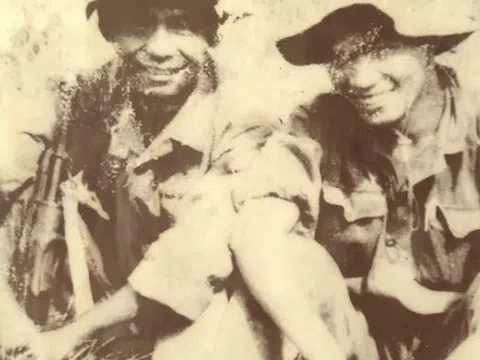 Ba lần gặp gái trên Trường Sơn