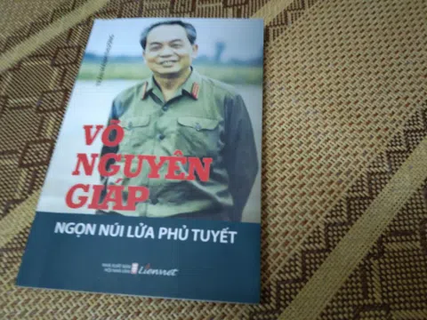 Thêm một sách mới về Đại tướng Võ Nguyên Giáp của Nhiếp ảnh gia Trần Mạnh Thường