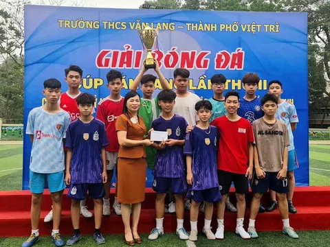 Phú Thọ: Trường THCS Văn Lang (Việt Trì) trao Giải Cup bóng đá  lần 2
