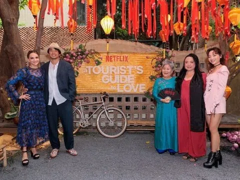 Dàn sao bộ phim “A Tourist’s Guide To Love” của Netflix hội ngộ tại TP. Hồ Chí Minh