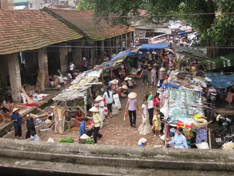 Hà Nội: Kỳ công nghề làm nón tại làng Chuông