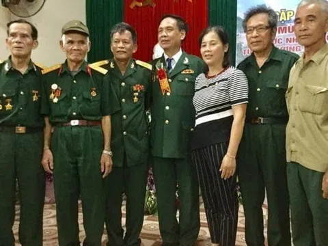 Một mình vào hang bắt cọp