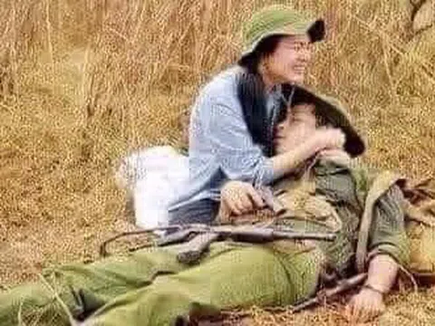 Hai người người đồng đội lại thành thông gia