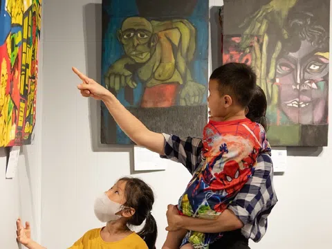 Hà Nội hiện lên độc đáo qua nghệ thuật từ vải vụn tái chế