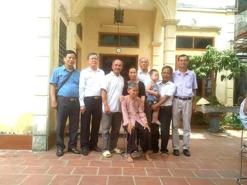 Tưởng nhớ chỉ huy, đồng đội