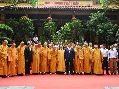 Thủ tướng Phạm Minh Chính dự và chúc mừng Đại lễ Phật đản 2024 tại chùa Quán Sứ, Hà Nội