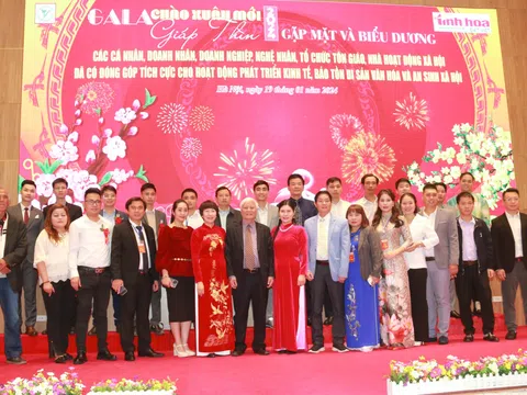 Gala chào Xuân Giáp Thìn 2024: Biểu dương những đóng góp phát triển kinh tế, bảo tồn di sản văn hóa và an sinh xã hội