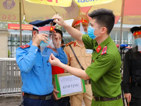 Phát huy truyền thống 76 năm: Lực lượng Công an Nhân dân - Lá chắn thép phòng, chống dịch COVID-19 đảm bảo an toàn cho nhân dân!