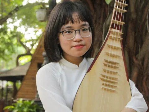 Lê Diệu Linh, cô trò học giỏi kể chuyện bằng thơ