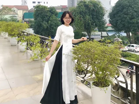 Cô giáo trẻ Lưu Thị Ngọc Tín tiên phong dạy học trực tuyến miễn phí cho học sinh