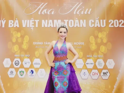 Hoa hậu Vũ Ngọc Anh đẹp rực rỡ trên hàng ghế chấm thi nhan sắc