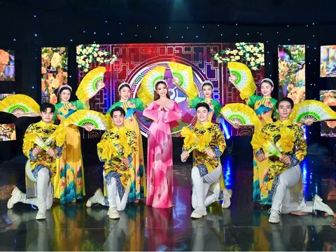 Lina Nguyễn giao lưu cùng khán giả Truyền hình "Gửi chút tình hồng" trong ngày gần Tết