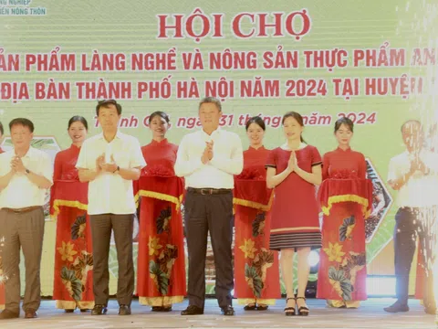 Khai mạc Hội chợ sản phẩm làng nghề và nông sản thực phẩm an toàn trên địa bàn thành phố Hà Nội năm 2024 tại huyện Thanh Oai