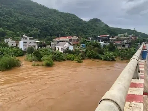 Sơn La khẩn trương huy động các lực lượng di dời dân khỏi vùng ngập lụt