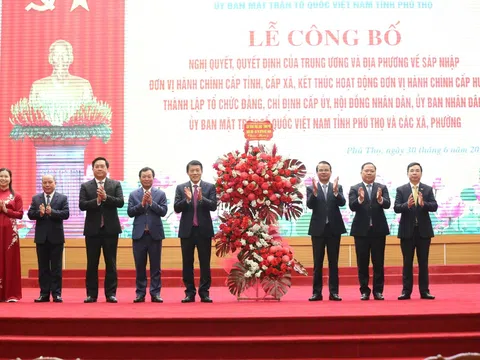 Lễ công bố các Quyết định của Trung ương về sắp xếp tổ chức bộ máy và đơn vị hành chính của tỉnh Phú Thọ