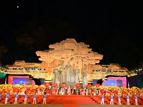 Tuyên Quang rực rỡ đêm hội nghệ thuật và pháo hoa chào mừng 80 năm Quốc khánh 2/9