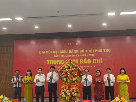 Khai trương Trung tâm Báo chí phục vụ Đại hội Đảng bộ tỉnh Phú Thọ lần thứ I
