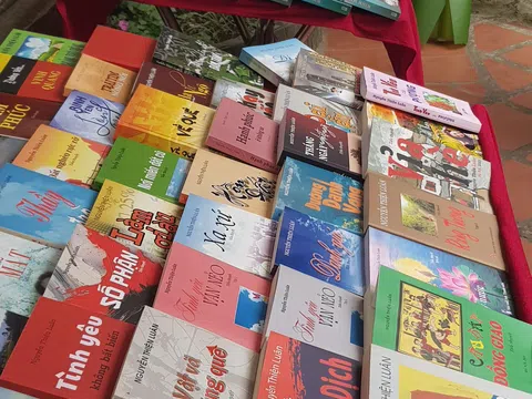 Nhà văn Nguyễn Thiện Luân được tôn vinh “người sáng tác tiểu thuyết nhiều nhất sau nghỉ hưu”