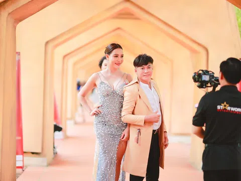 Độc đáo với những bộ váy dạ hội của NTK Tommy Nguyễn trong buổi diễn thời trang tại Bà Nà Hills.