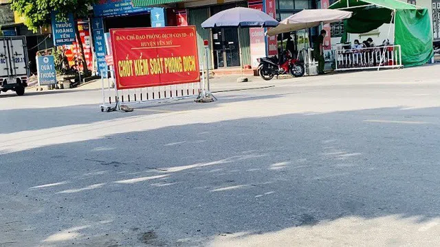 Hưng Yên: Chốt kiểm soát dịch tại xã Giai Phạm – Phương tiện nối đuôi nhau, tự do thông chốt