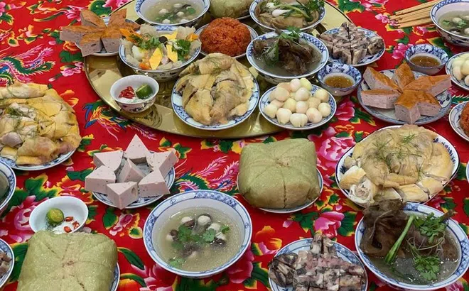 Cúng Tất niên – Nghi lễ tri ân, đạo lý “Uống nước nhớ nguồn” của người Việt