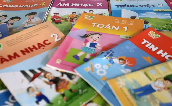 Góc nhìn văn hoá: Rà soát, hoàn thiện sách giáo khoa - Kế thừa để ổn định, đổi mới để phát triển