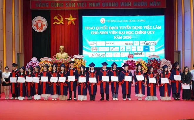 Gần 1.000 tân cử nhân, kỹ sư, bác sĩ Đại học Hùng Vương tự tin bước vào tương lai