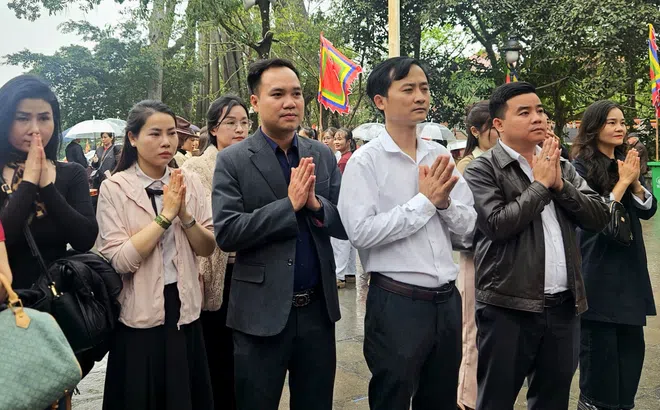 Dâng hương Quốc Mẫu Tây Thiên - Hoạt động đầu Xuân của Viện Nghiên cứu Văn hóa và Phát triển và Tạp chí điện tử Văn hóa và Phát triển