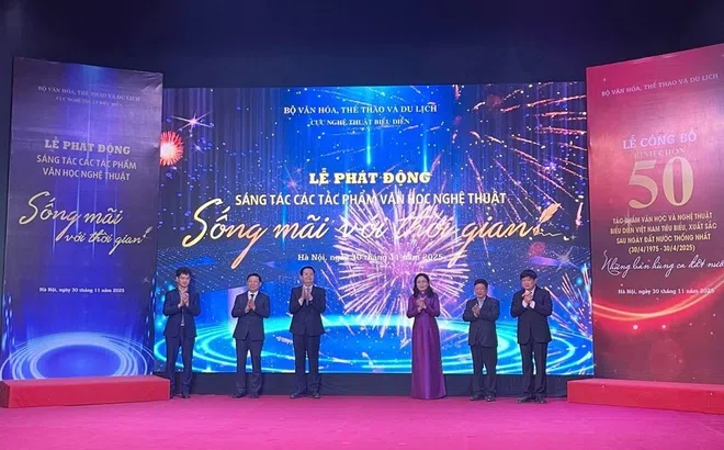 Văn hóa Việt Nam hướng tới tầm vóc mới: Phát động sáng tác “Sống mãi với thời gian”